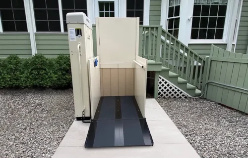 Harmar vertical platform lift for home access