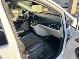 2024 Chrysler Pacifica Touring full