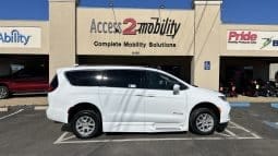 2022 Chrysler Pacifica Touring L full