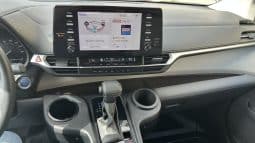 2024 Toyota Sienna LE full