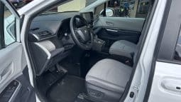 2024 Toyota Sienna LE full