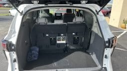 2024 Toyota Sienna LE full