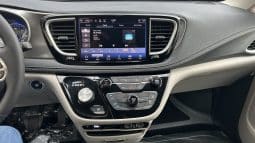 2024 Chrysler Pacifica Touring L full