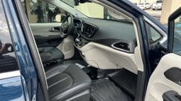 2024 Chrysler Pacifica Touring L full