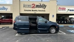 2024 Chrysler Pacifica Touring L full