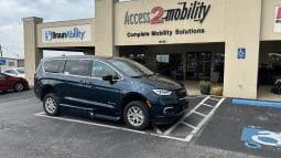2024 Chrysler Pacifica Touring L full