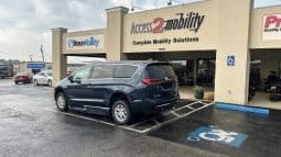 2024 Chrysler Pacifica Touring L full