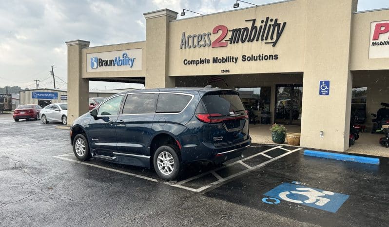 2024 Chrysler Pacifica Touring L full