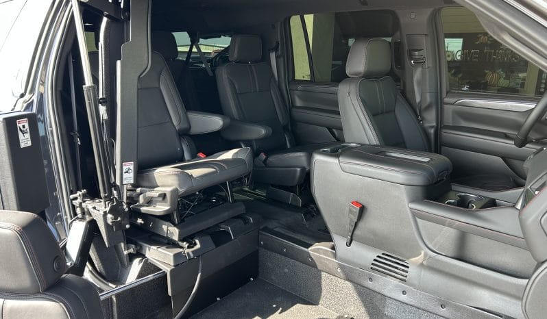 2024 Chevrolet Suburban 1500 RST full