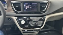 2024 Chrysler Voyager LX full