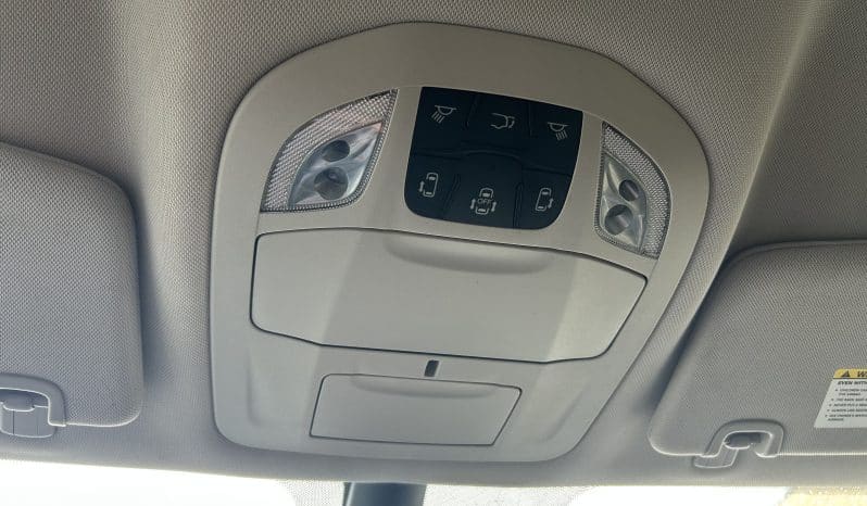 2024 Chrysler Voyager LX full