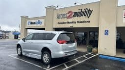 2024 Chrysler Voyager LX full