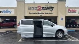 2024 Chrysler Voyager LX full