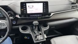 2021 Toyota Sienna XLE full