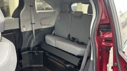 2021 Toyota Sienna XLE full