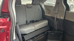 2021 Toyota Sienna XLE full