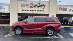 2021 Toyota Sienna XLE full