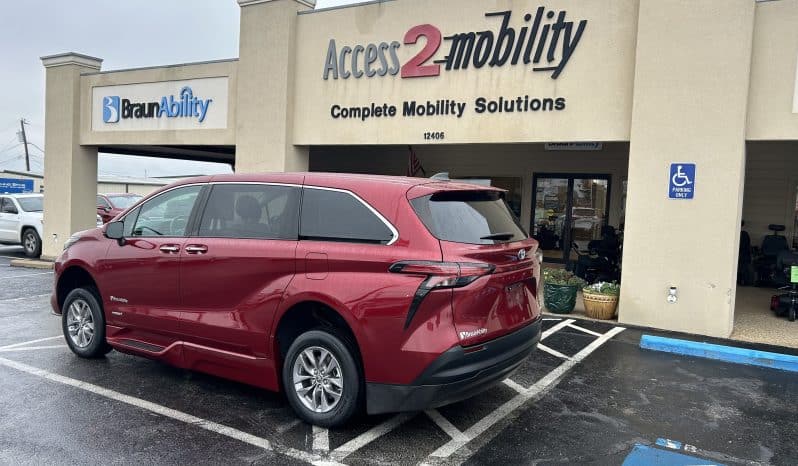 2021 Toyota Sienna XLE full