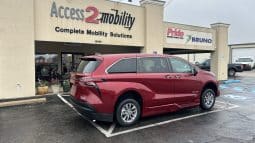 2021 Toyota Sienna XLE full