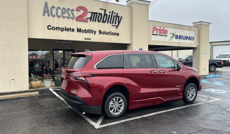 2021 Toyota Sienna XLE full