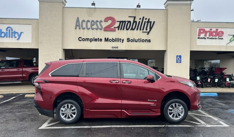 2021 Toyota Sienna XLE full