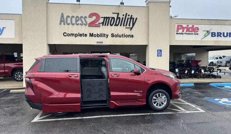 2021 Toyota Sienna XLE full