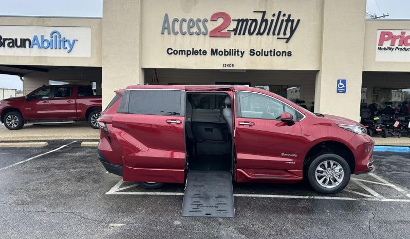 2021 Toyota Sienna XLE