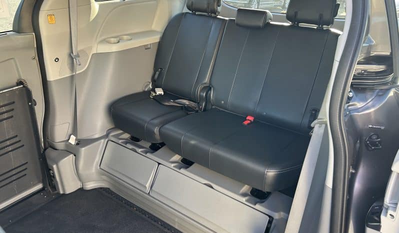 2013 Toyota Sienna SE Sport full