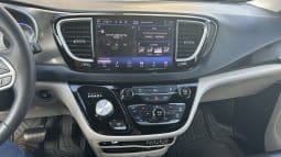 2022 Chrysler Pacifica Touring L full