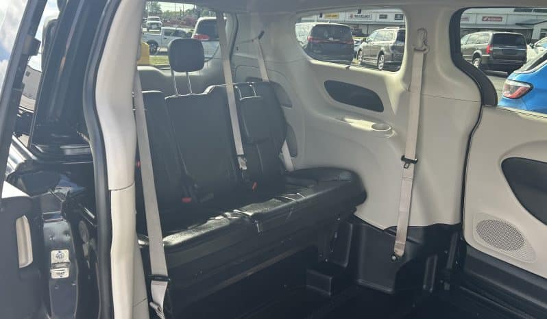 2022 Chrysler Pacifica Touring L full