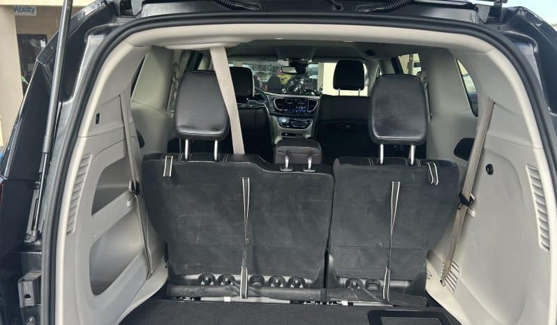 2022 Chrysler Pacifica Touring L full