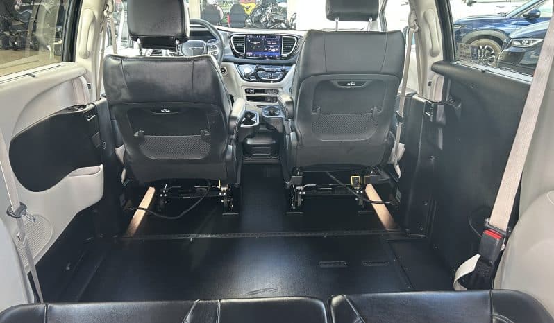 2022 Chrysler Pacifica Touring L full