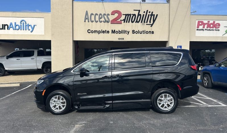 2022 Chrysler Pacifica Touring L full