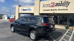 2022 Chrysler Pacifica Touring L full