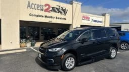 2022 Chrysler Pacifica Touring L full