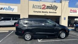 2022 Chrysler Pacifica Touring L full