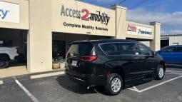 2022 Chrysler Pacifica Touring L full