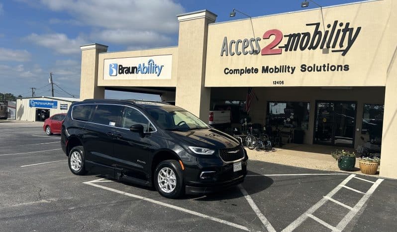 2022 Chrysler Pacifica Touring L full