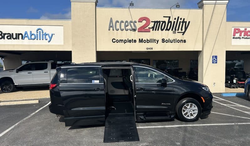 2022 Chrysler Pacifica Touring L