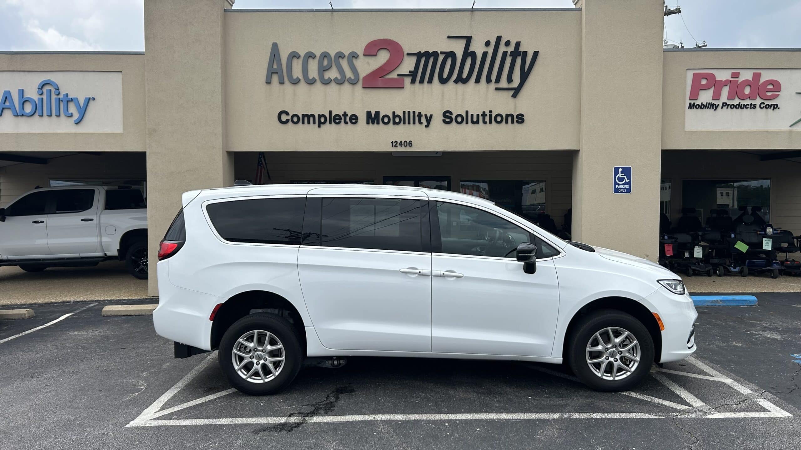 2024 Chrysler Pacifica Touring