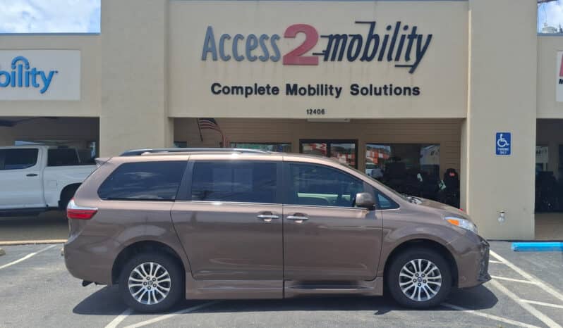 2018 Toyota Sienna XLE Premier full