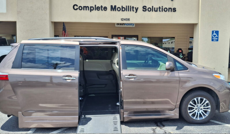 2018 Toyota Sienna XLE Premier full