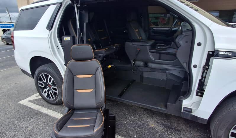 2022 GMC Yukon XL 4WD AT4 full