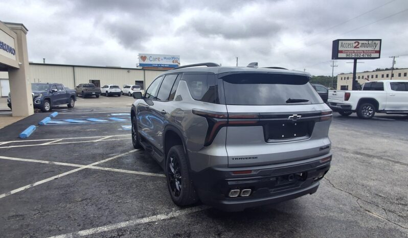 2026 Chevrolet Traverse LT full