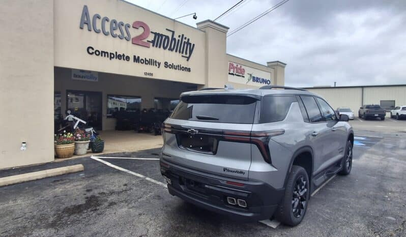 2026 Chevrolet Traverse LT full