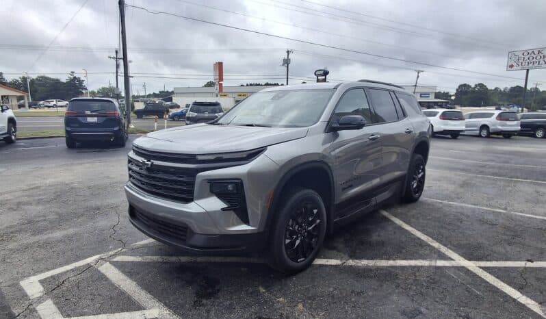 2026 Chevrolet Traverse LT full
