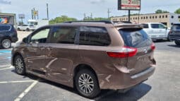 2018 Toyota Sienna XLE Premier full