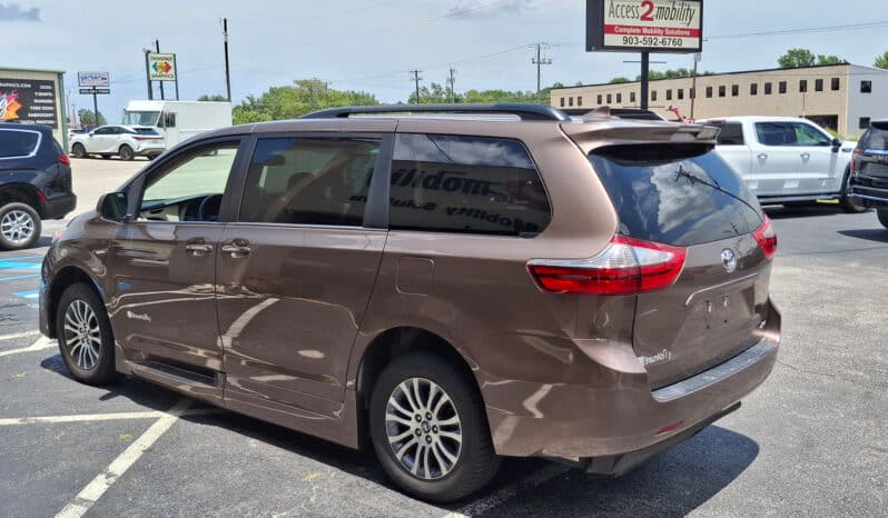 2018 Toyota Sienna XLE Premier full