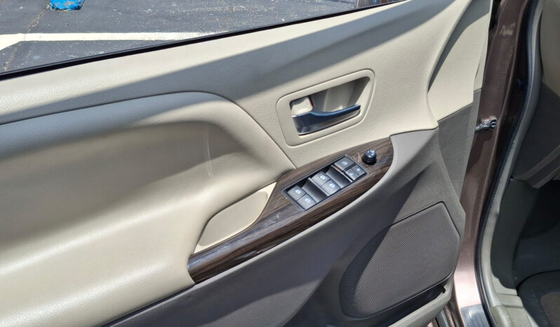 2018 Toyota Sienna XLE Premier full