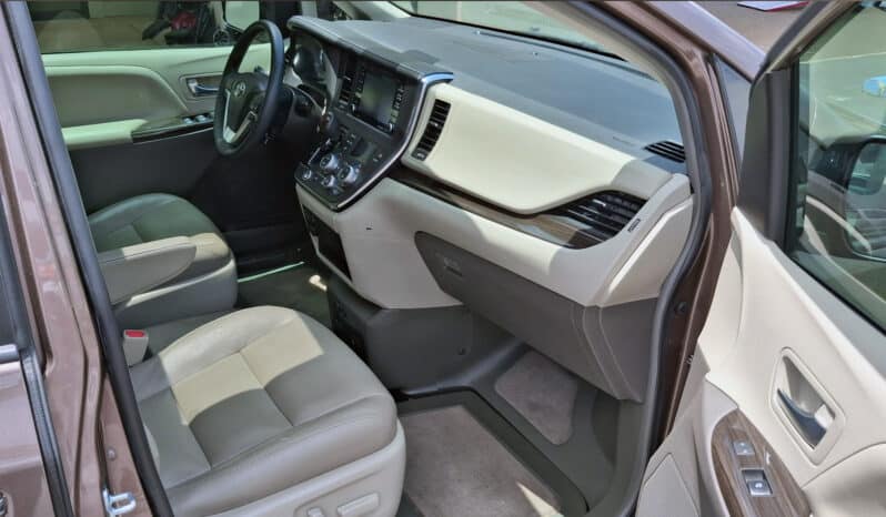 2018 Toyota Sienna XLE Premier full